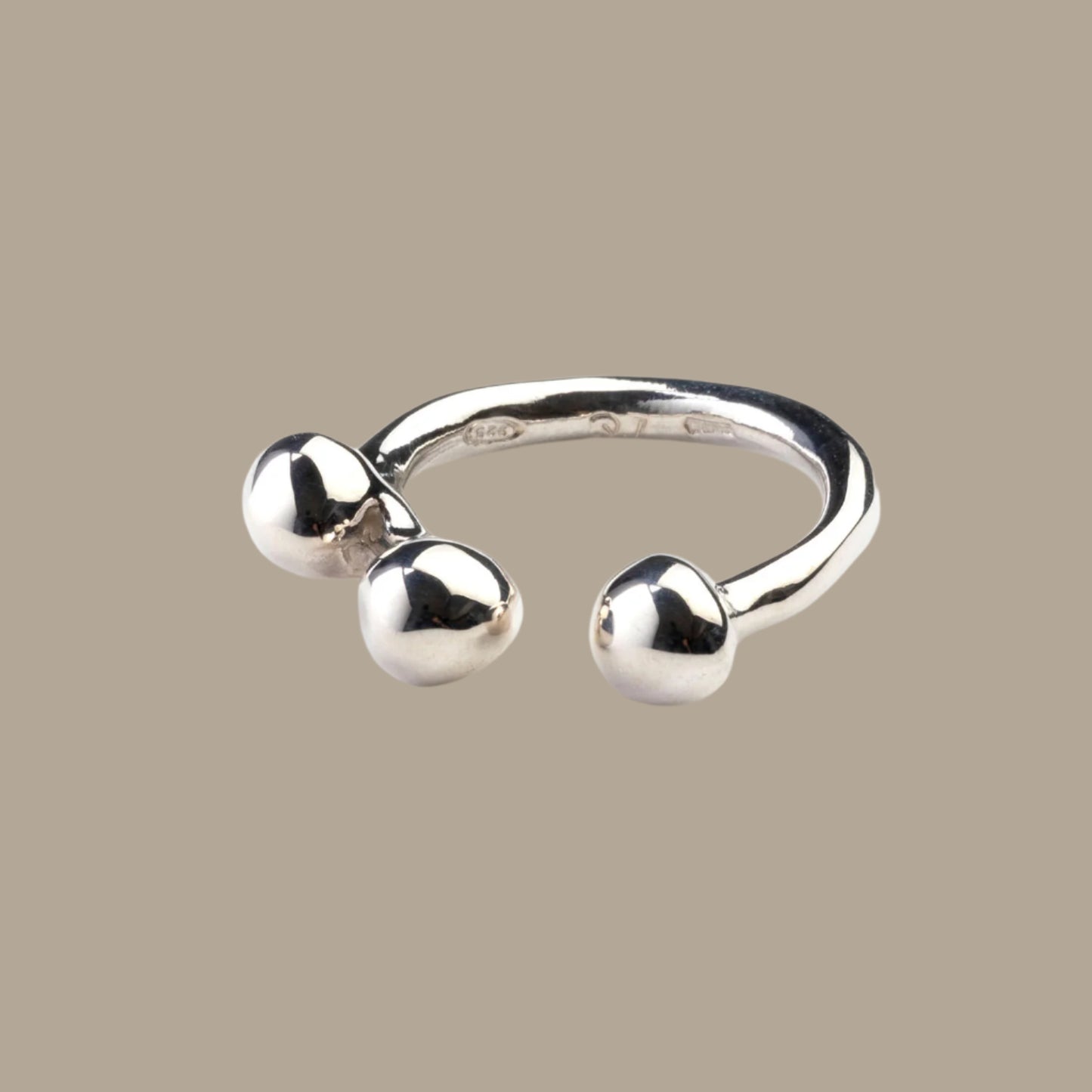 Tripistillini silver ring by Monica Castiglioni