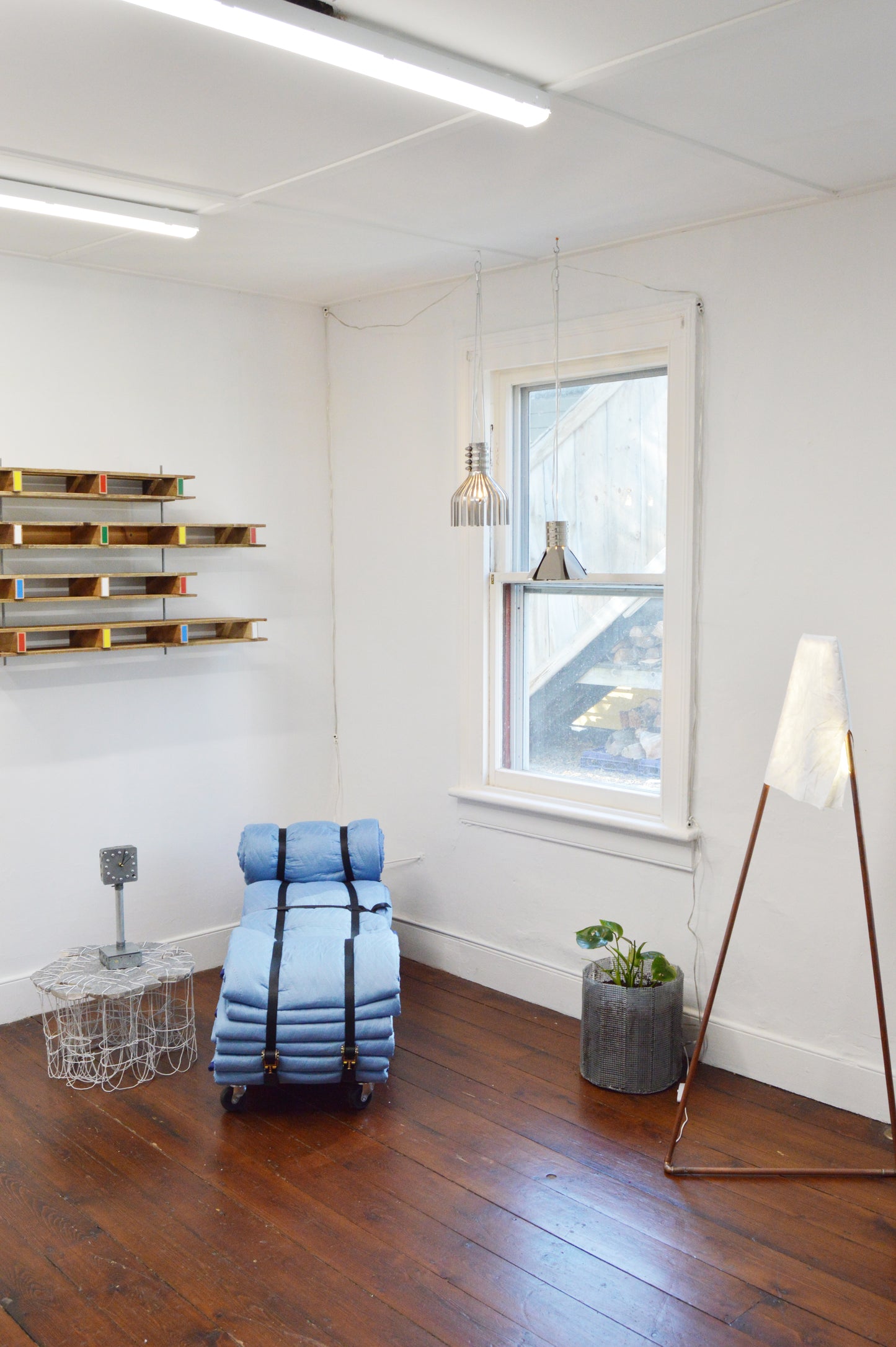 Pallet Shelving by Huy Bui