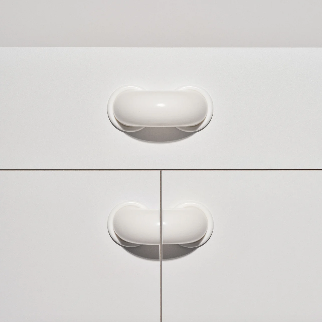 White Macaroni pulls by Sam Stewart