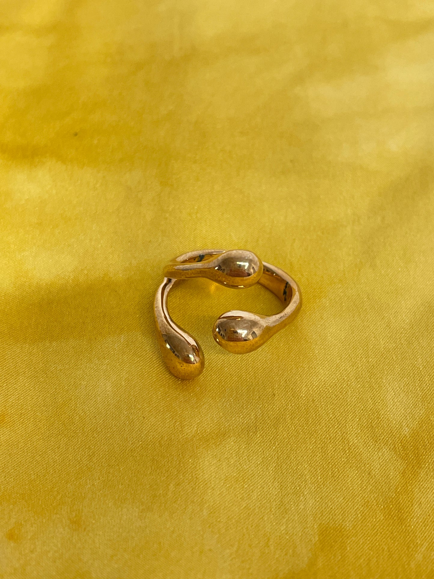 Abbracci ring by Monica Castiglioni